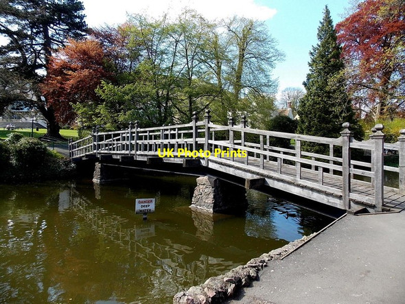 Photo 6"x4" Wooden footbridge across Priory Park Swan Pool, Malvern Great Malvern c2013