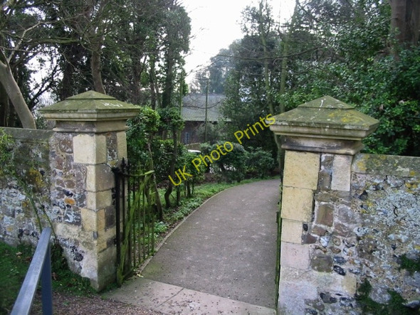 Photo 6"x4" Path leading from Kingsdown church Kingsdown\/TR3748 c2008