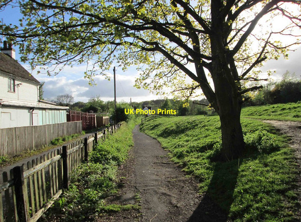 Photo 6"x4" Public footpath to River Severn, Stourport-on-Severn Stourport-on-Severn c2014