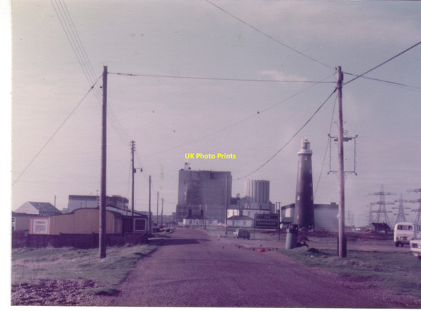 Photo 6"x4" Dungeness power station and old lighthouse, 1982 Dungeness c1982