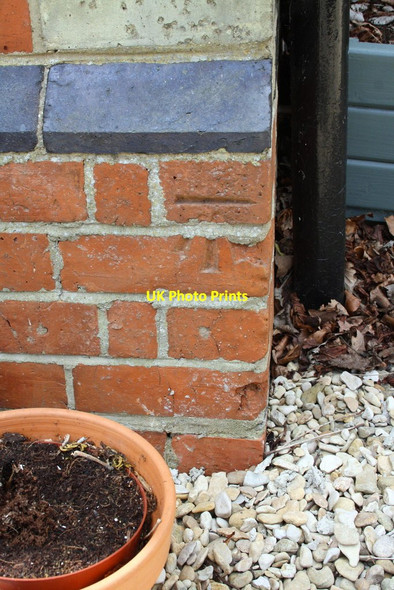 Photo 6"x4" Benchmark on Huntsman's House Brookhampton\/SU6098 c2014