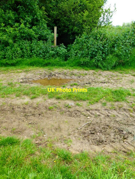 Photo 6"x4" Enclosed footpath crosses farm track Ford\/SU9903 c2014