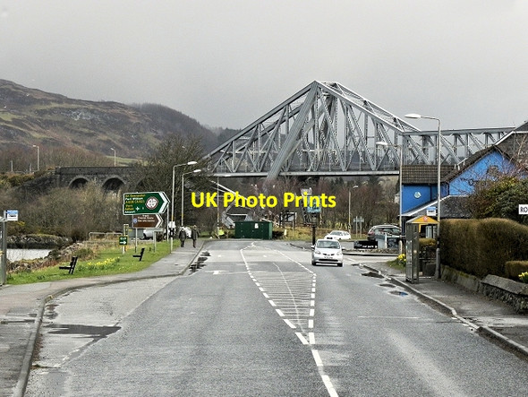 Photo 6"x4" Connel, Approaching the Bridge Connel c2014