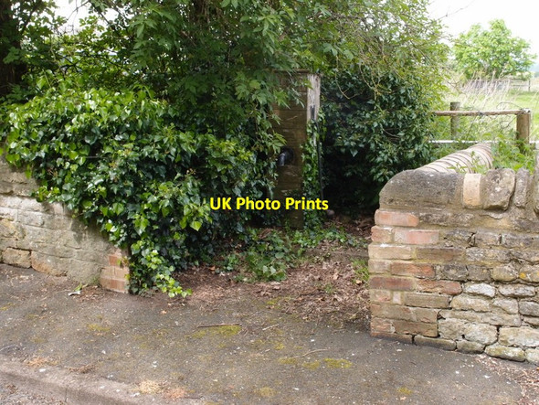 Photo 6"x4" Water pump Water Newton c2014