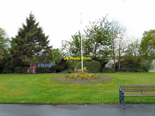 Photo 6"x4" Victoria Park flagpole Denton\/SJ9295 c2014