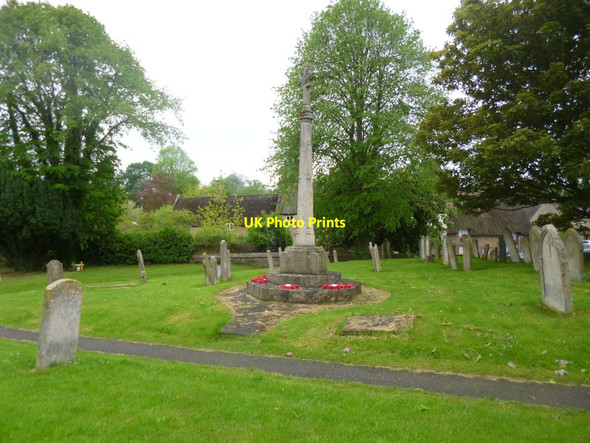 Photo 6"x4" Geddington, war memorial Geddington c2014