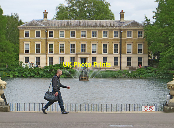 Photo 6"x4" Lake and museum, Kew Brentford c2014