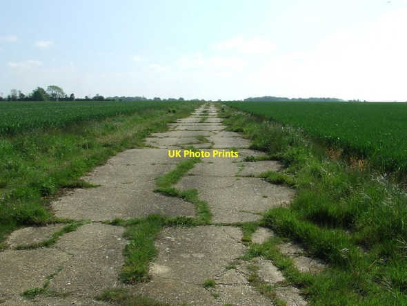 Photo 6"x4" Runway Remains Flixton\/TM3186 c2014