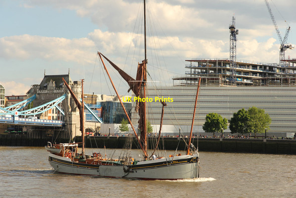 Photo 6"x4" Thames barge Will London c2014