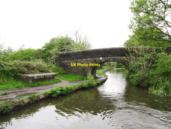 Photo 6"x4" Bridge 10, Peak Forest Canal Hyde\/SJ9494 c2014
