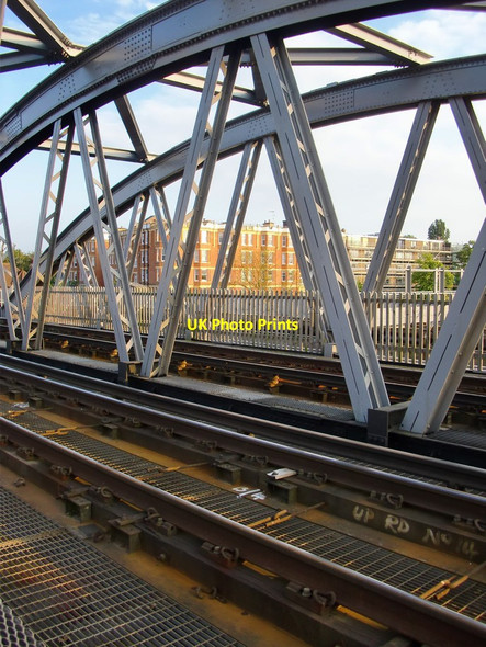 Photo 6"x4" View from Barnes Bridge towards Elm Bank Gardens Barnes c2014