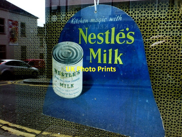 Photo 6"x4" Sallys front window display (21) Omagh c2014