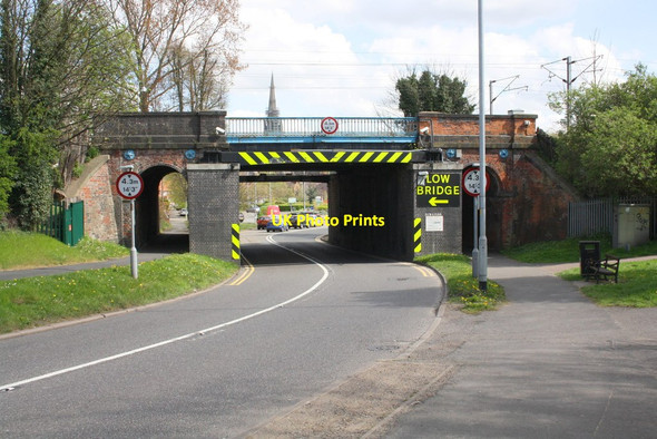 Photo 6"x4" Barrowby Road railway bridge Grantham c2014