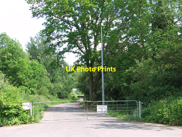 Photo 6"x4" Footpath from Potash Lane to All Saints church in Hethel Penny's Green c2014