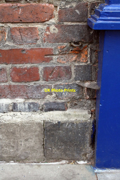 Photo 6"x4" Benchmark on #18 Westgate Grantham c2014
