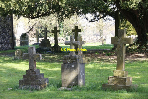 Photo 6"x4" St Mary's Churchyard Upton\/SU5186 c2014
