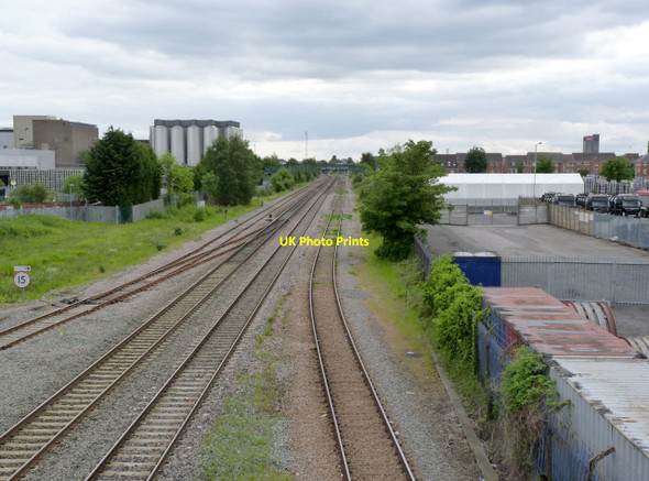 Photo 6"x4" View from Horninglow Road bridge towards Burton Station Burton upon Trent c2014