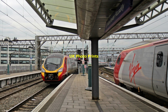 Photo 6"x4" Pendolinos, Manchester Piccadilly railway station Manchester c2014
