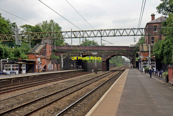 Photo 6"x4" Heaton Chapel railway station Stockport\/SJ8990 c2014