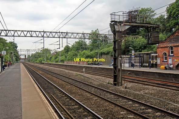 Photo 6"x4" Looking north, Heaton Chapel railway station Stockport\/SJ8990 c2014