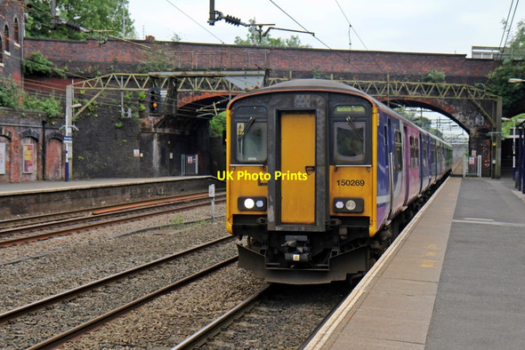 Photo 6"x4" Northern Rail Class 150, 150269, Heaton Chapel railway station Stockport\/SJ8990 c2014
