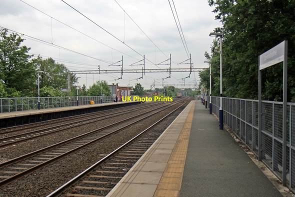 Photo 6"x4" Levenshulme railway station Levenshulme c2014