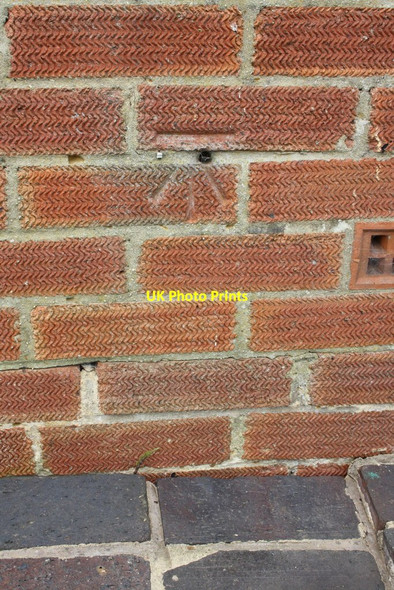 Photo 6"x4" Benchmark on the side of #9 Lime Avenue Banbury\/SP4540 c2014