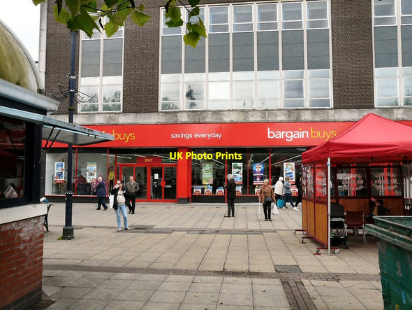 Photo 6"x4" Bargain Buys Ashton-Under-Lyne c2014