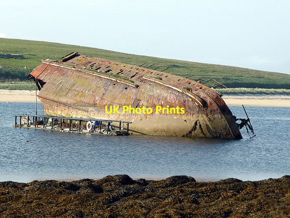 Photo 6"x4" Stern section of blockship SS Reginald by Churchill Barrier No 3 Northtown\/ND4797 c2014
