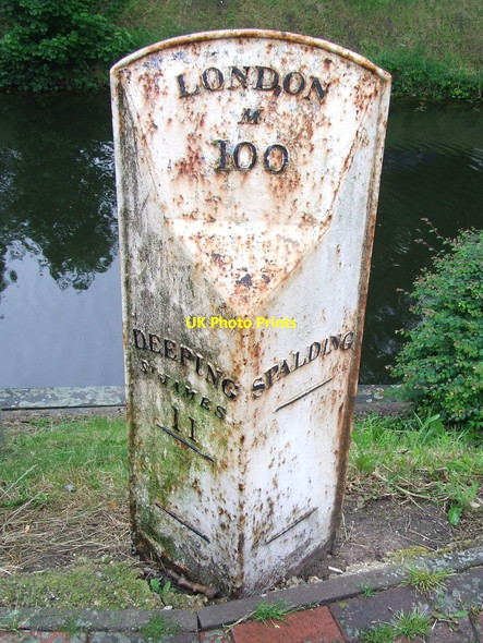 Photo 6"x4" Old Milepost Spalding c2014