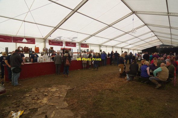 Photo 6"x4" The bar, Crick Boat Show Crick\/SP5872 c2014