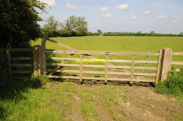 Photo 6"x4" Numbered gate on Dorsington Farms Bickmarsh c2014