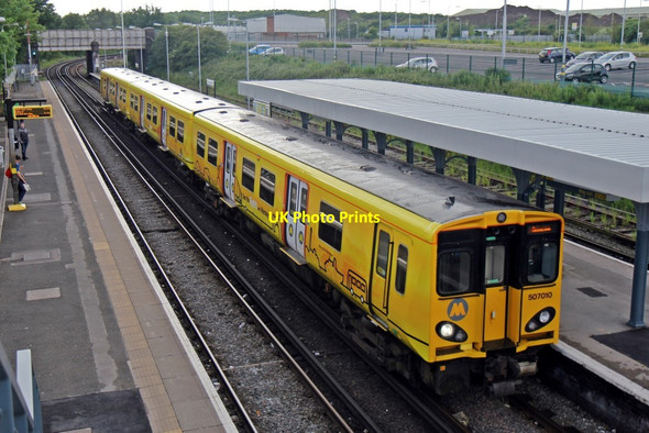 Photo 6"x4" Merseyrail Class 507, 507010, Birkenhead North railway station Birkenhead\/SJ3088 c2014