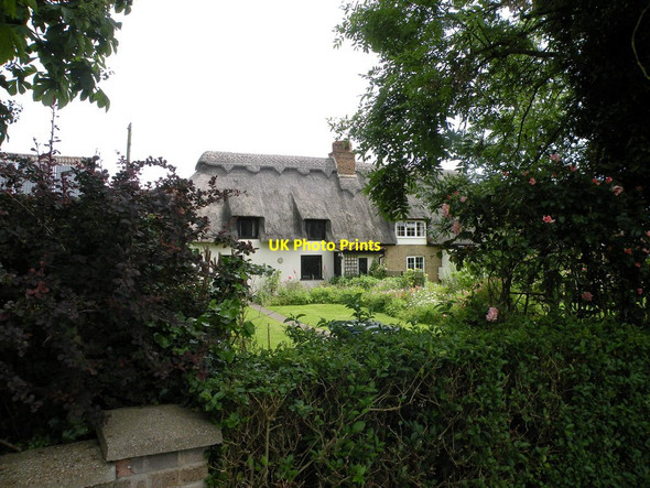 Photo 6"x4" Thatched Cottages, Middle Watch Swavesey c2014