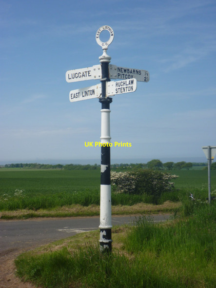 Photo 6"x4" East Lothian Landscape : ELCC Fingerpost at Grangemuir Crossroads East Linton c2014