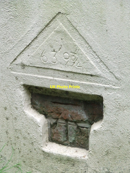 Photo 6"x4" Bench Mark Heveningham c2014