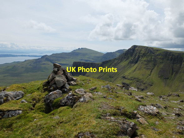 Photo 6"x4" Summit cairn, Sgurr a' Mhadaidh Ruaidh Lealt\/NG5060 c2014