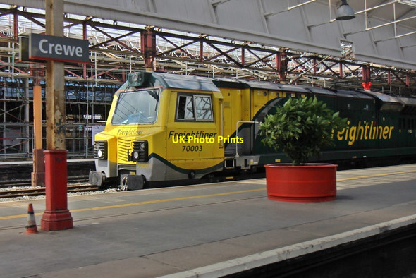 Photo 6"x4" Freightliner Class 70, 70003, Crewe railway station Crewe c2014