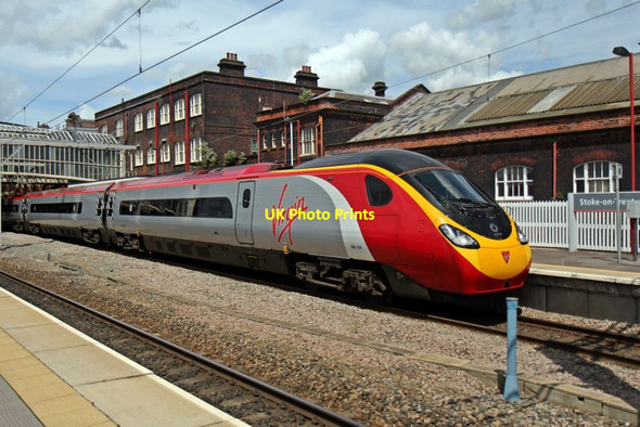 Photo 6"x4" Virgin Class 390, 390154, Stoke-on-Trent railway station Stoke-on-Trent c2014
