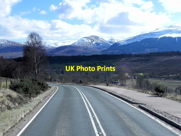 Photo 6"x4" A82 Approaching Spean Bridge from the North Aonachan c2014