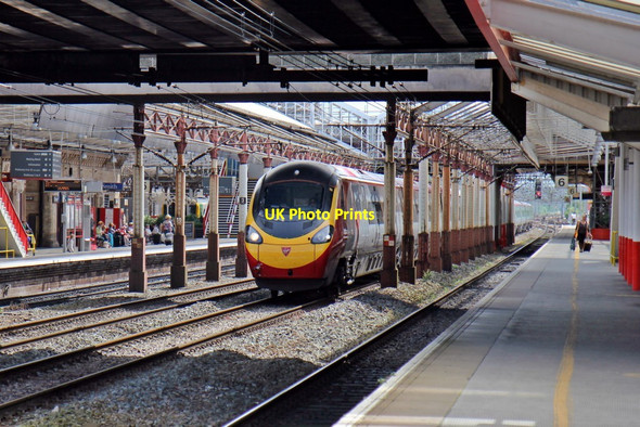 Photo 6"x4" Virgin Class 390, 390153, Crewe railway station Crewe c2014