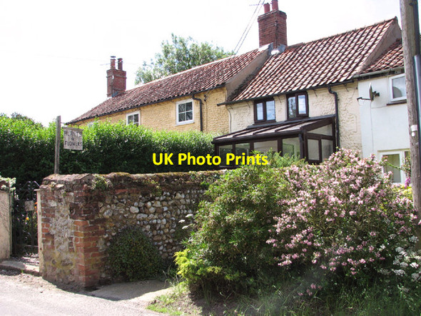 Photo 6"x4" Cottages in Chapel Road Longham\/TF9415 c2014