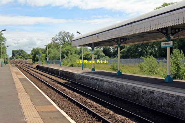 Photo 6"x4" The south-eastern end of Gobowen railway station Gobowen c2014