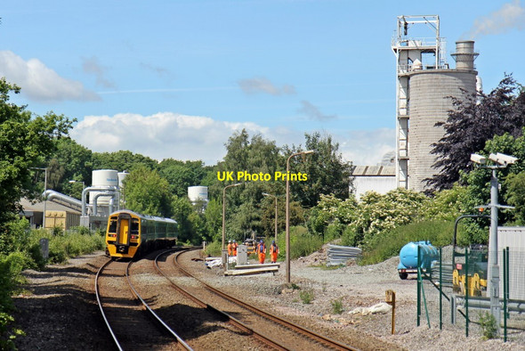 Photo 6"x4" Departing from Chirk railway station Chirk\/Y Waun c2014