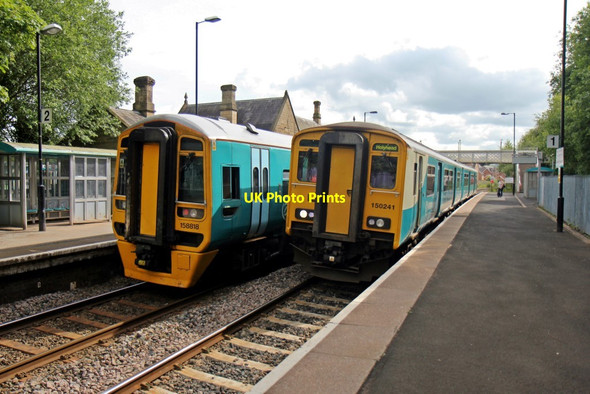 Photo 6"x4" Arriva DMUs, Ruabon railway station Ruabon\/Rhiwabon c2014