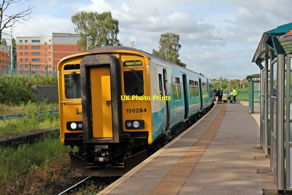 Photo 6"x4" Arriva Trains Wales Class 150, 150284, Wrexham General railway station Wrexham\/Wrecsam c2014