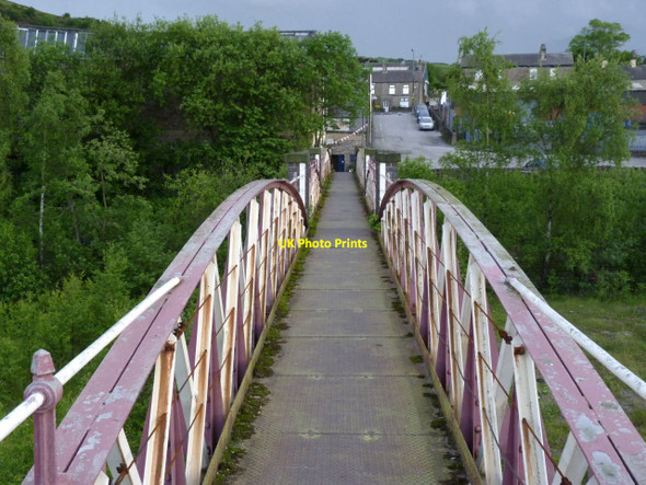 Photo 6"x4" Footbridge above Newtown station New Mills\/SJ9985 c2014