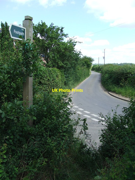 Photo 6"x4" Footpath Sign And Farnham Road Blaxhall c2014