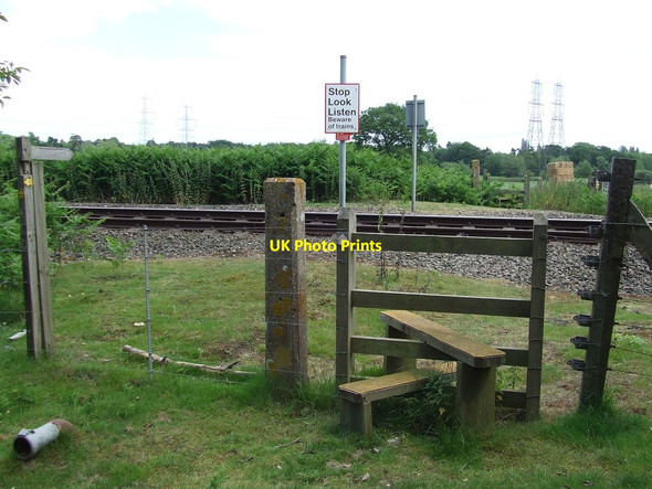 Photo 6"x4" Footpath Crossing Point Friday Street\/TM3760 c2014