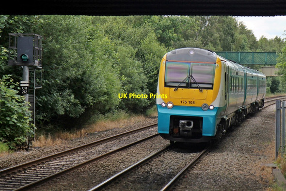 Photo 6"x4" Arriva Trains Wales Class 175, 175108, Shotton Low Level railway station Connah's Quay c2014
